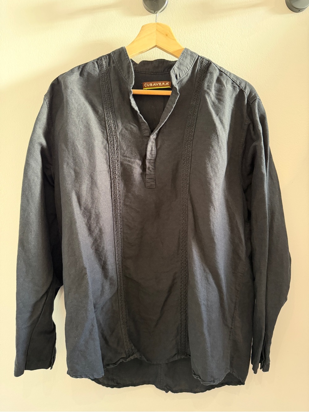 Cubavera Men's Black Lightweight Gauze Henley Shirt Jacket